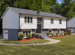 1048 Ivy Ln, Cary, NC 27511