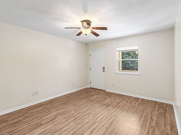 4th image of 100 Bearwood Dr #100W