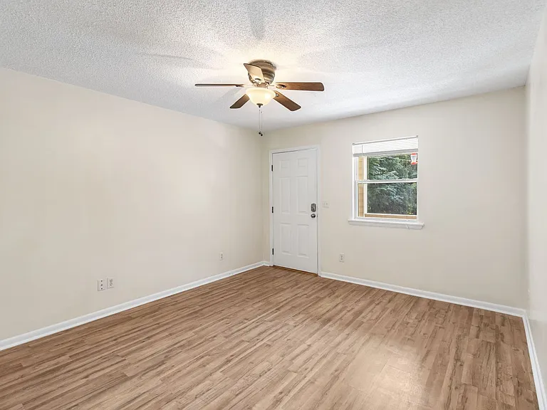 100 Bearwood Dr — Photo 3
