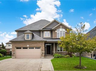 17 Trailwood Dr, Welland, ON L3C0B6