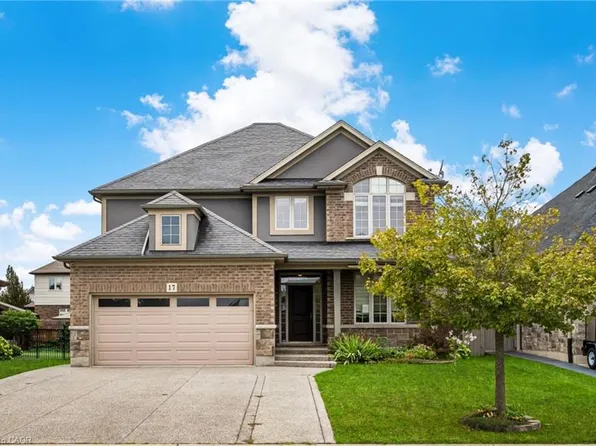 17 Trailwood Dr, Welland, ON L3C 0B6