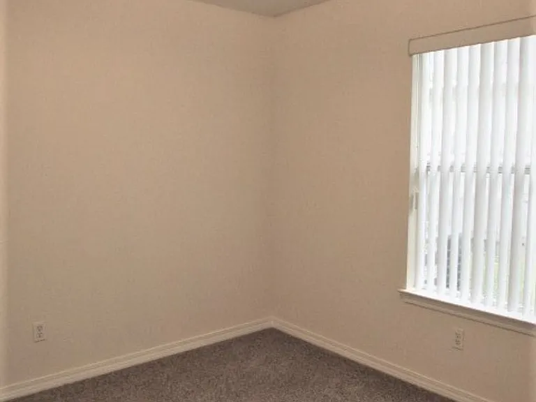 1093 Antigua Cir — Photo 12