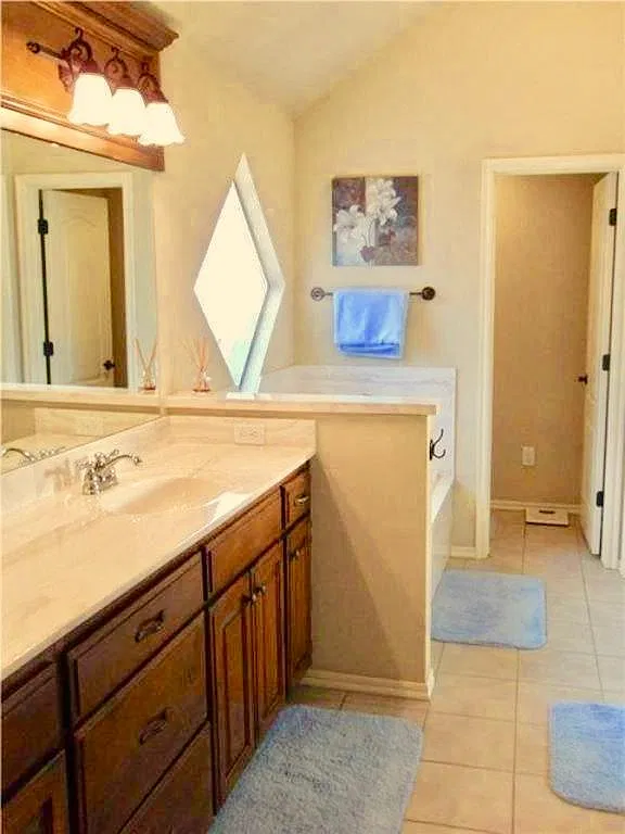 3 bed, 1922 sqft, $1,800 — Photo 4
