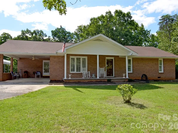 848 Deer Park Rd, Nebo, NC 28761
