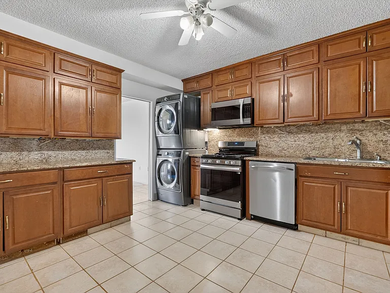 3701 S George Mason Dr — Photo 20