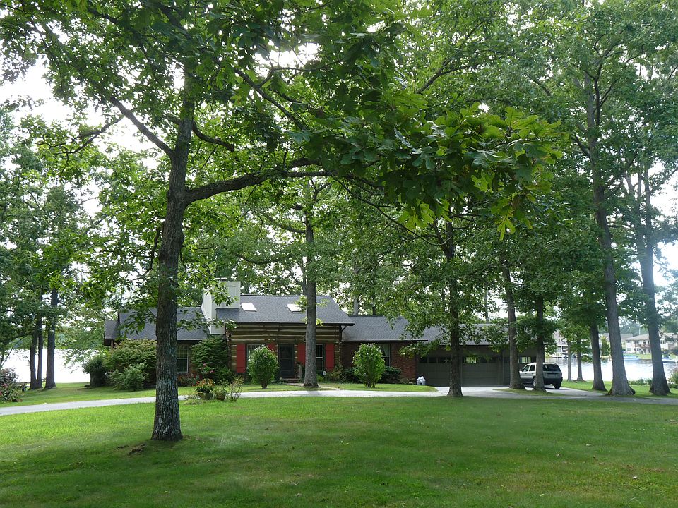 1st image of 2030 Cravens Dr.