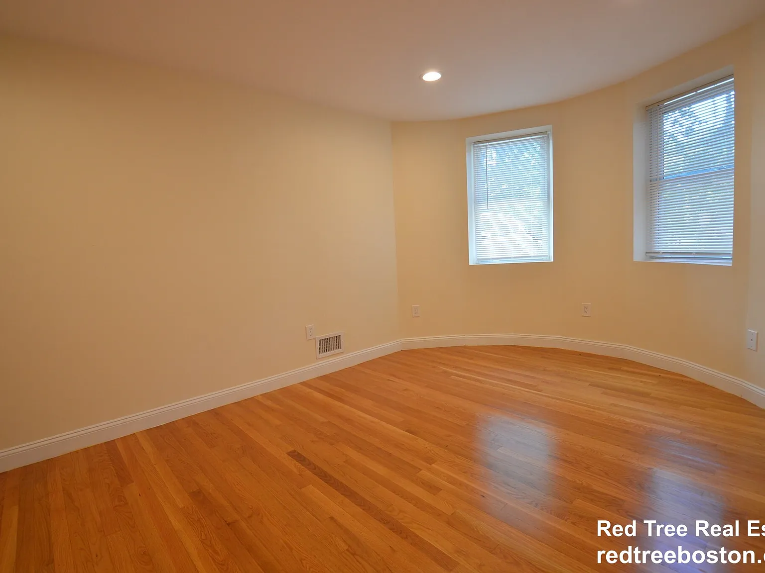 3 bed, $4,200 — Photo 4