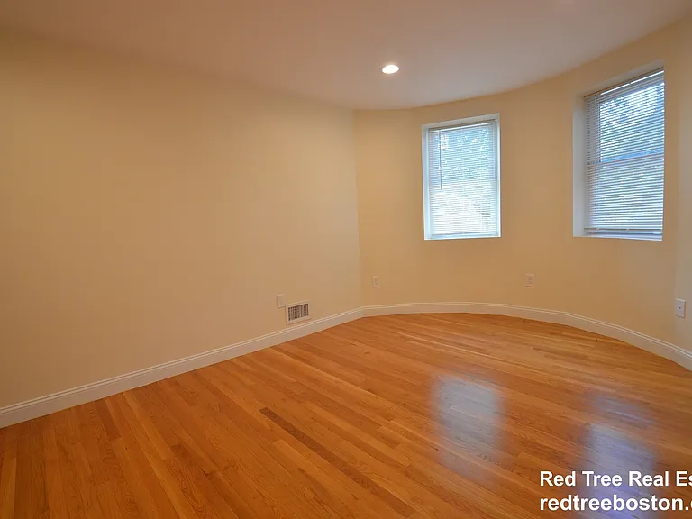1801 Beacon St #2 — Photo 4