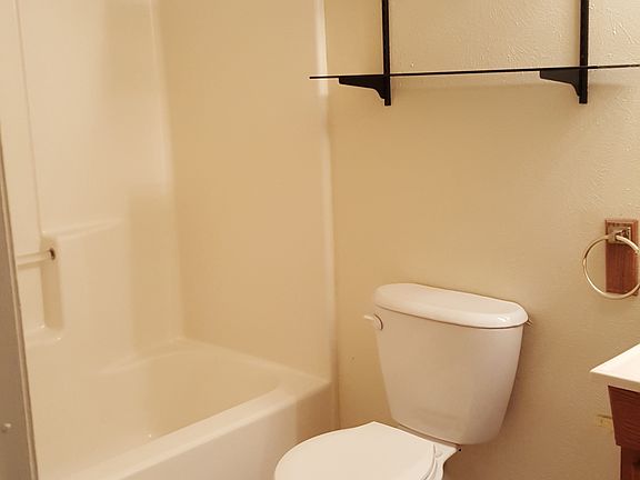 5th image of 1103 N Bishop St