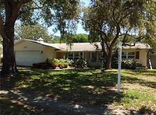 1st image of 8983 Lakewood Dr