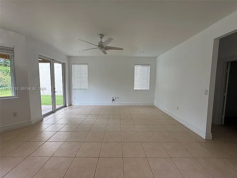 1926 SE 23rd Ct — Photo 5
