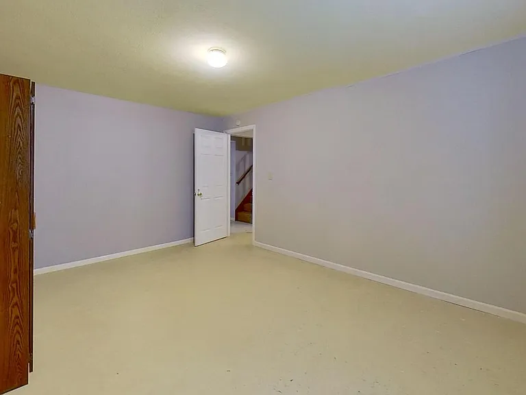 8109 Johnstown Ct — Photo 13