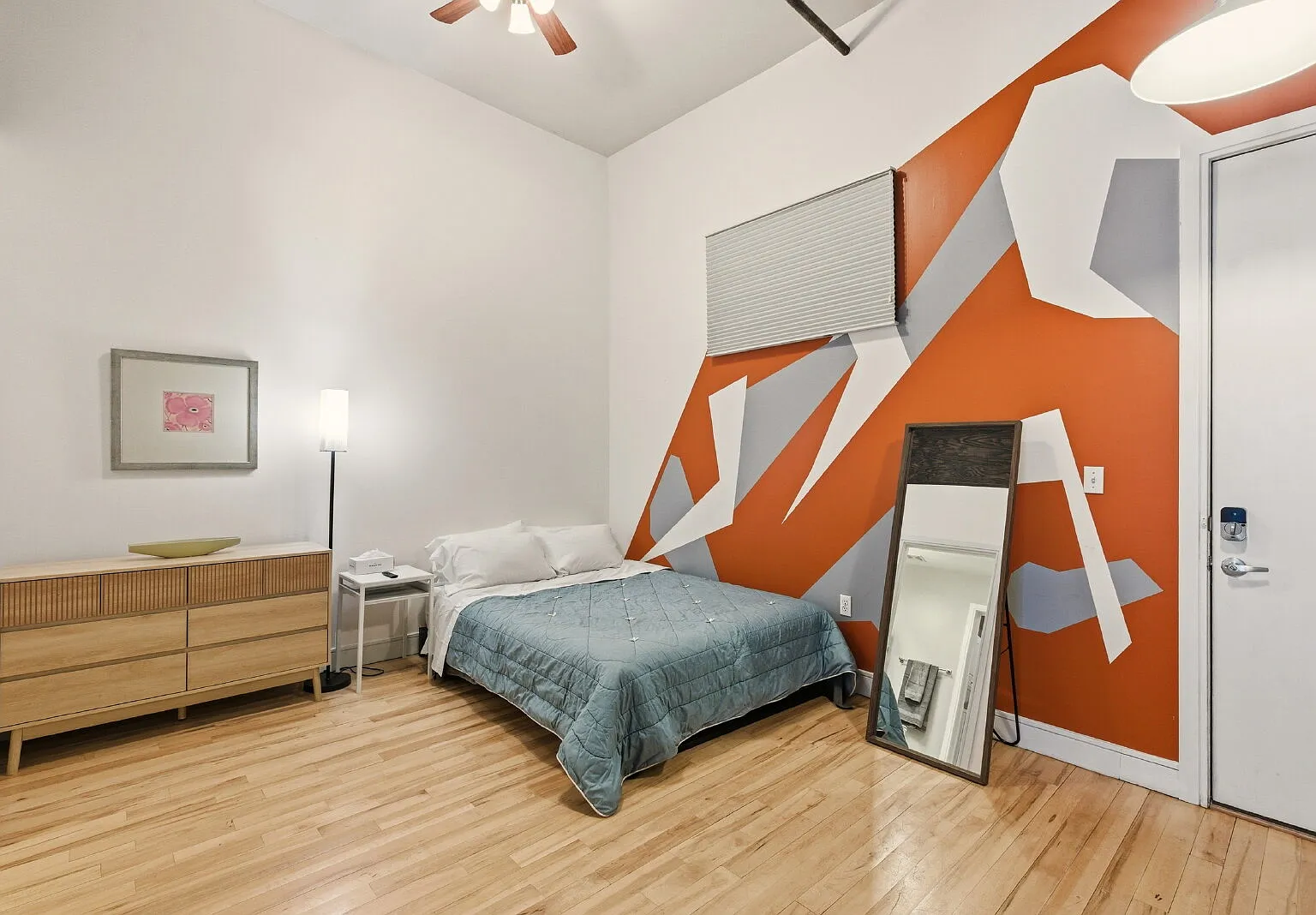 1 bed, 1.5 bath, 910 sqft, $2,400 — Photo 4
