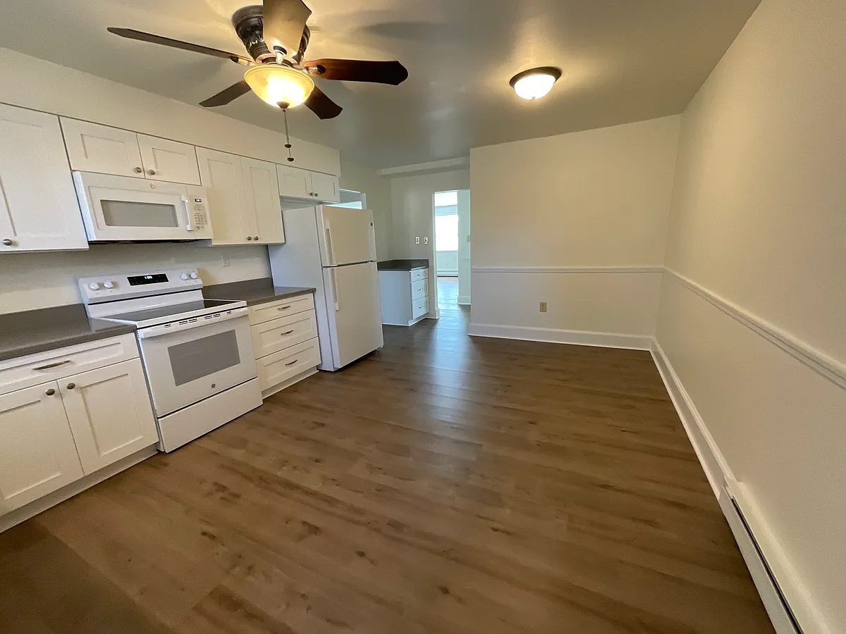 Building Photo - 601 E Cypress St #1