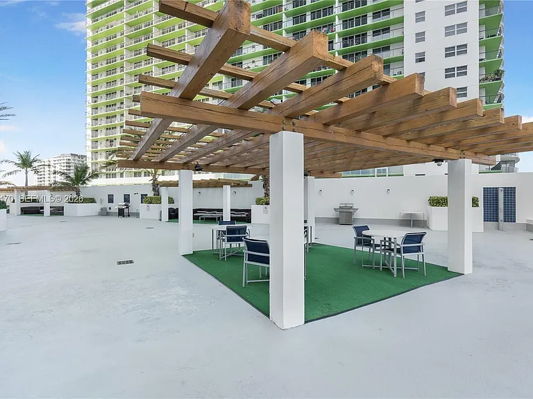 1750 N Bayshore Dr #3409 — Photo 25