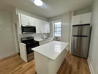 Rented by R New York