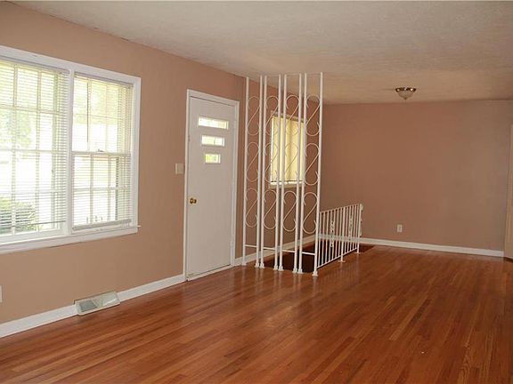 4th image of 7901 W 92nd Ter