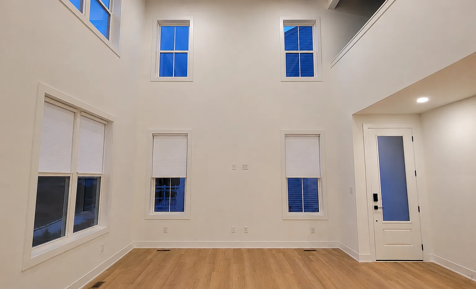 4 bed, 3.5 bath, 2850 sqft, $4,475 — Photo 2
