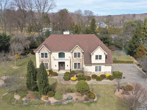 6 Ampssler Way, Old Tappan, NJ 07675