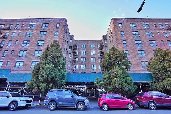 1st image of 1840 E 13th St APT 2L