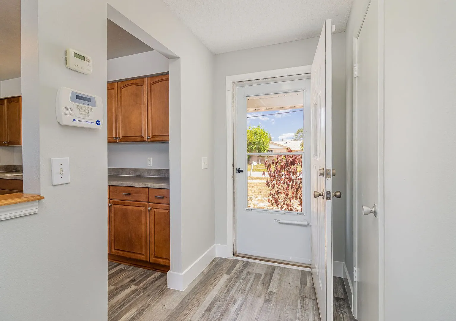 205 Trinidad DR — Photo 2