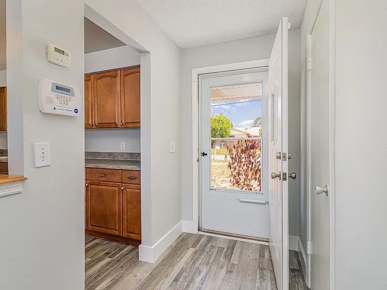 205 Trinidad Dr — Photo 2
