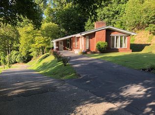 66 Hillview Dr, Pikeville, KY 41501