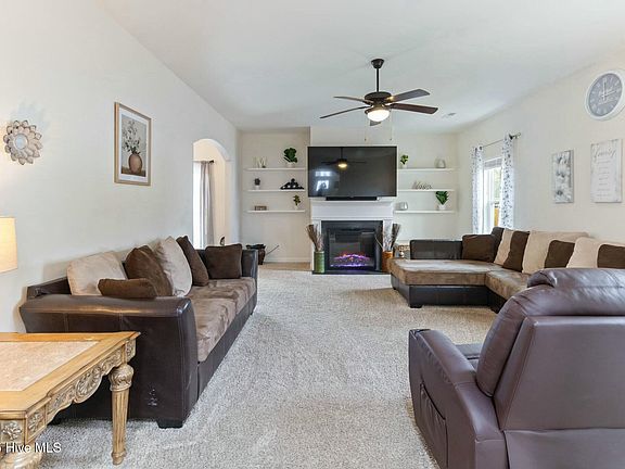 4th image of 603 Coral Reef Court