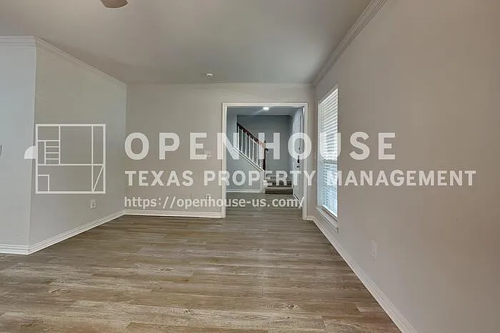 4 bed, 2.5 bath, 2256 sqft, $2,400 — Photo 4