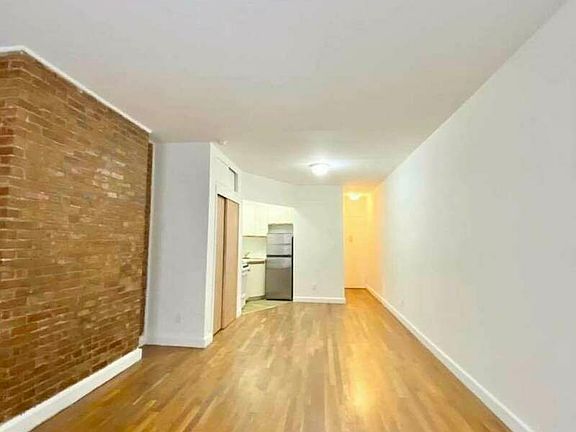 3rd image of 1819 2nd Ave #3B