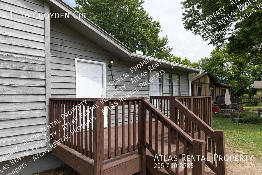 Beautiful 3-Bedroom Home with Granite Countertops! — Photo 4
