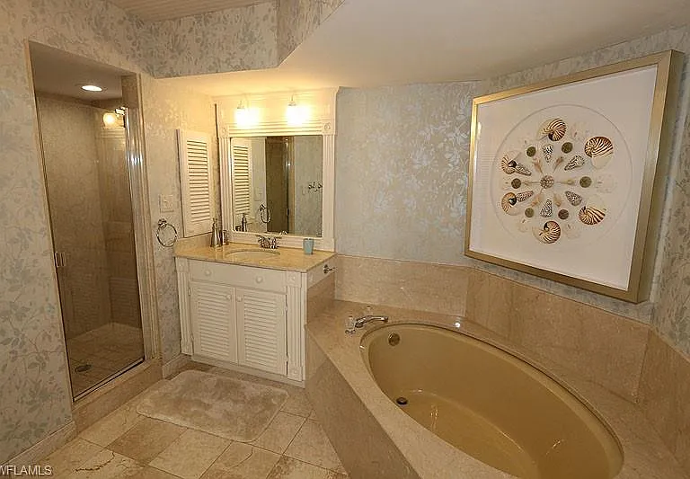 4251 Gulf Shore Blvd N #17A — Photo 16
