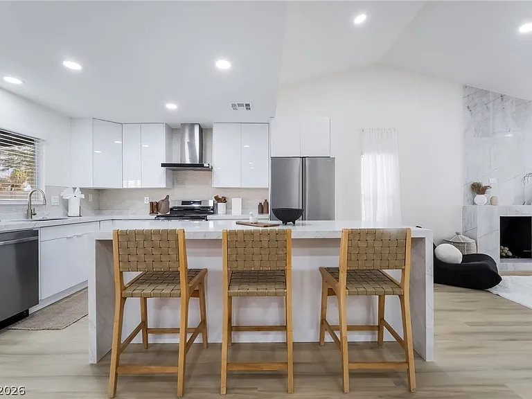 3138 Belvedere Dr — Photo 16