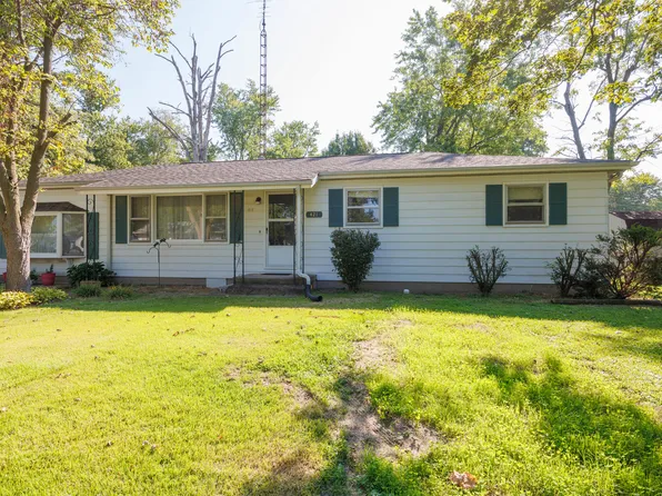 421 Geary St, Centralia, IL 62801