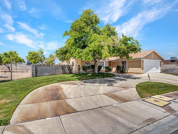 3rd image of 7908 Westcliff Dr