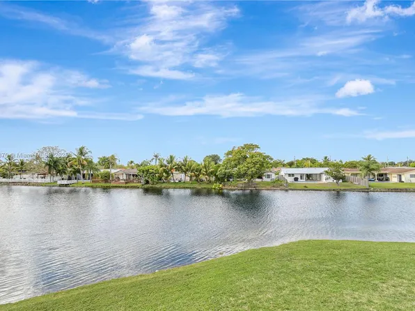 10456 NW 24th Pl APT 209, Fort Lauderdale, FL 33322