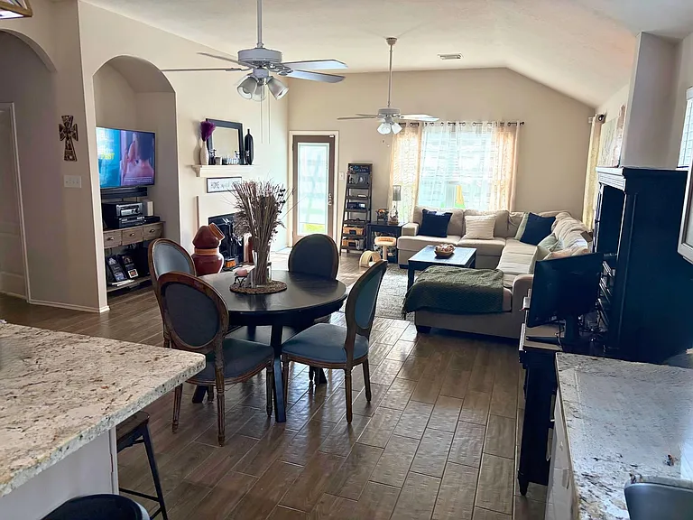 2101 Laughing Gull Ln — Photo 3