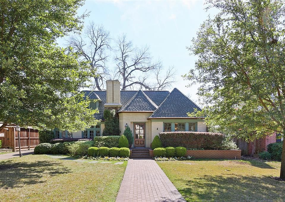 1st image of 3301 Greenbrier Dr