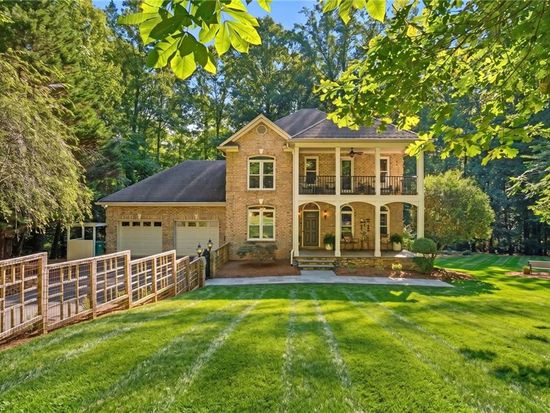 6808 Fox Horn Cir, Pfafftown, NC 27040