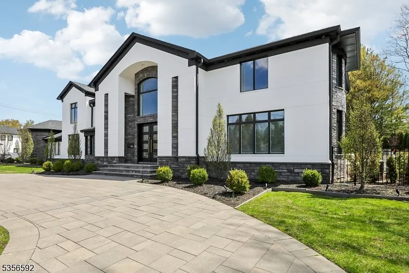 63 Roberts Rd