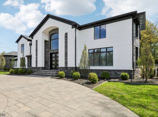 63 Roberts Rd, Englewood Cliffs, NJ 07632