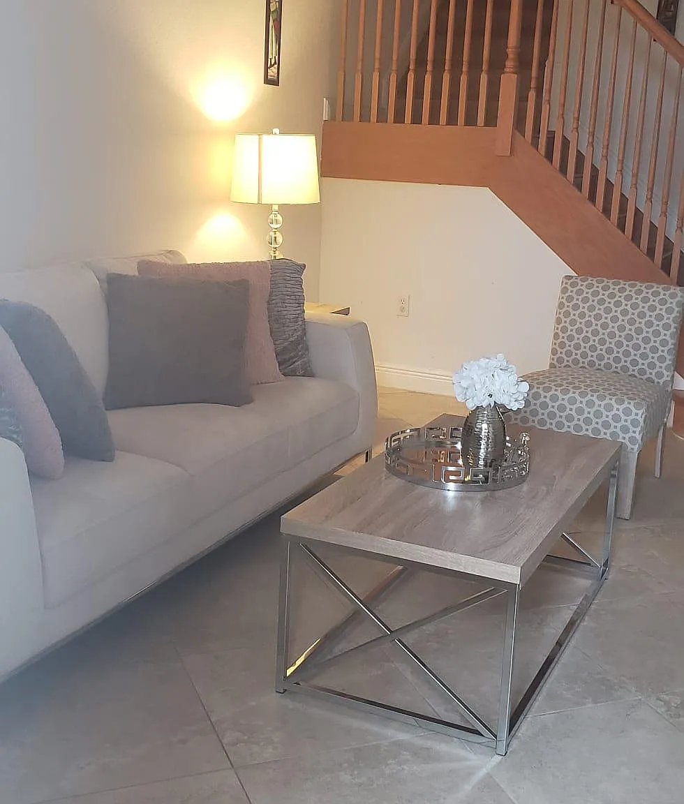 4 bed, 2.5 bath, 1894 sqft, $3,500 — Photo 2