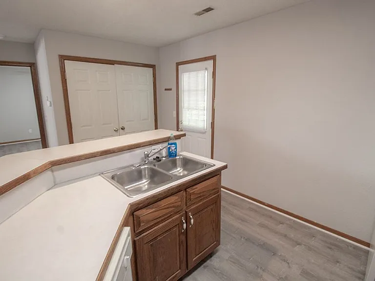 1316 Valley Creek Ln — Photo 9