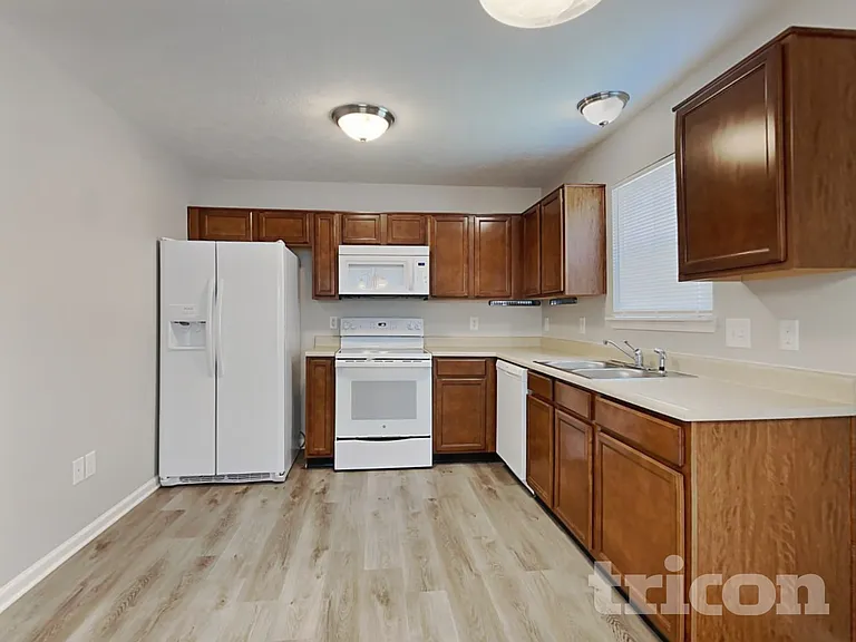 84 Rambling Rd — Photo 5