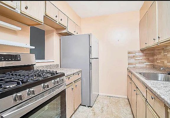 2nd image of 244 E 110th St #2B