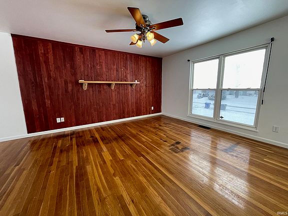 4th image of 2325 Balmoral Blvd