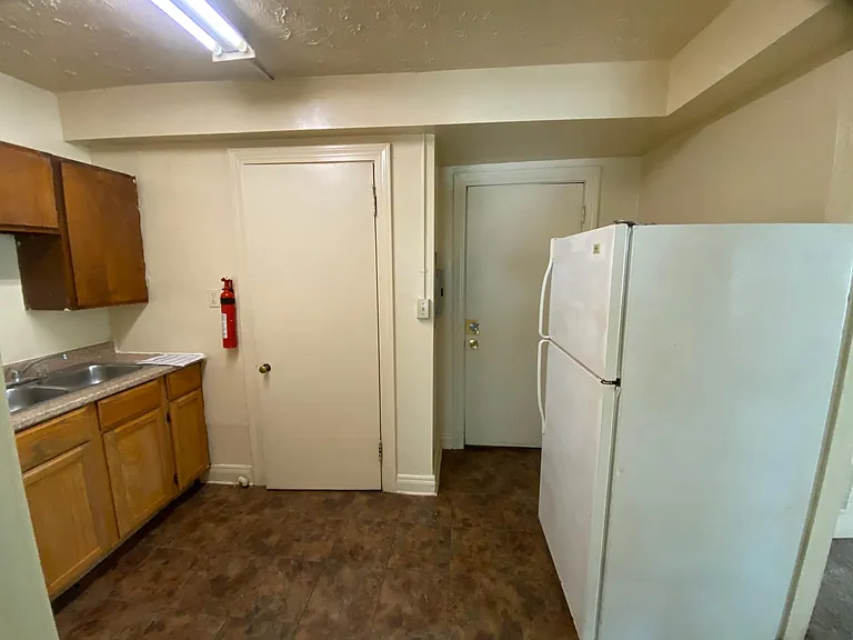 1229 S 4th St #11 — Photo 7