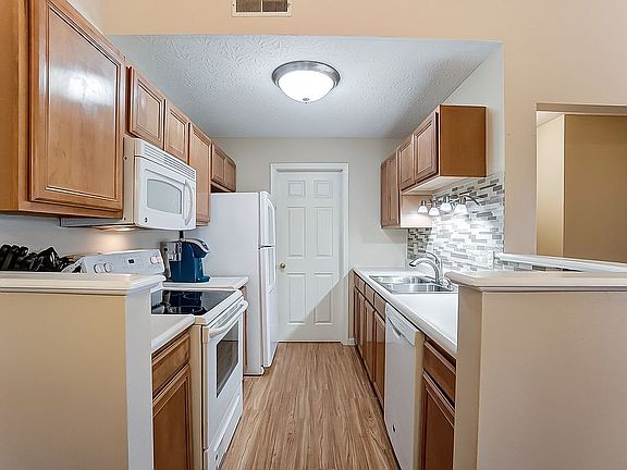 4th image of 7343 Chatham Ct APT E