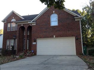 2819 Grosbeak Ln, Charlotte, NC 28269