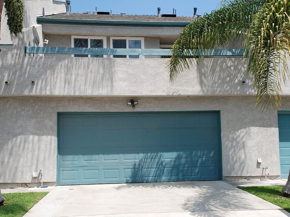 Just Painted Garage direct access to home